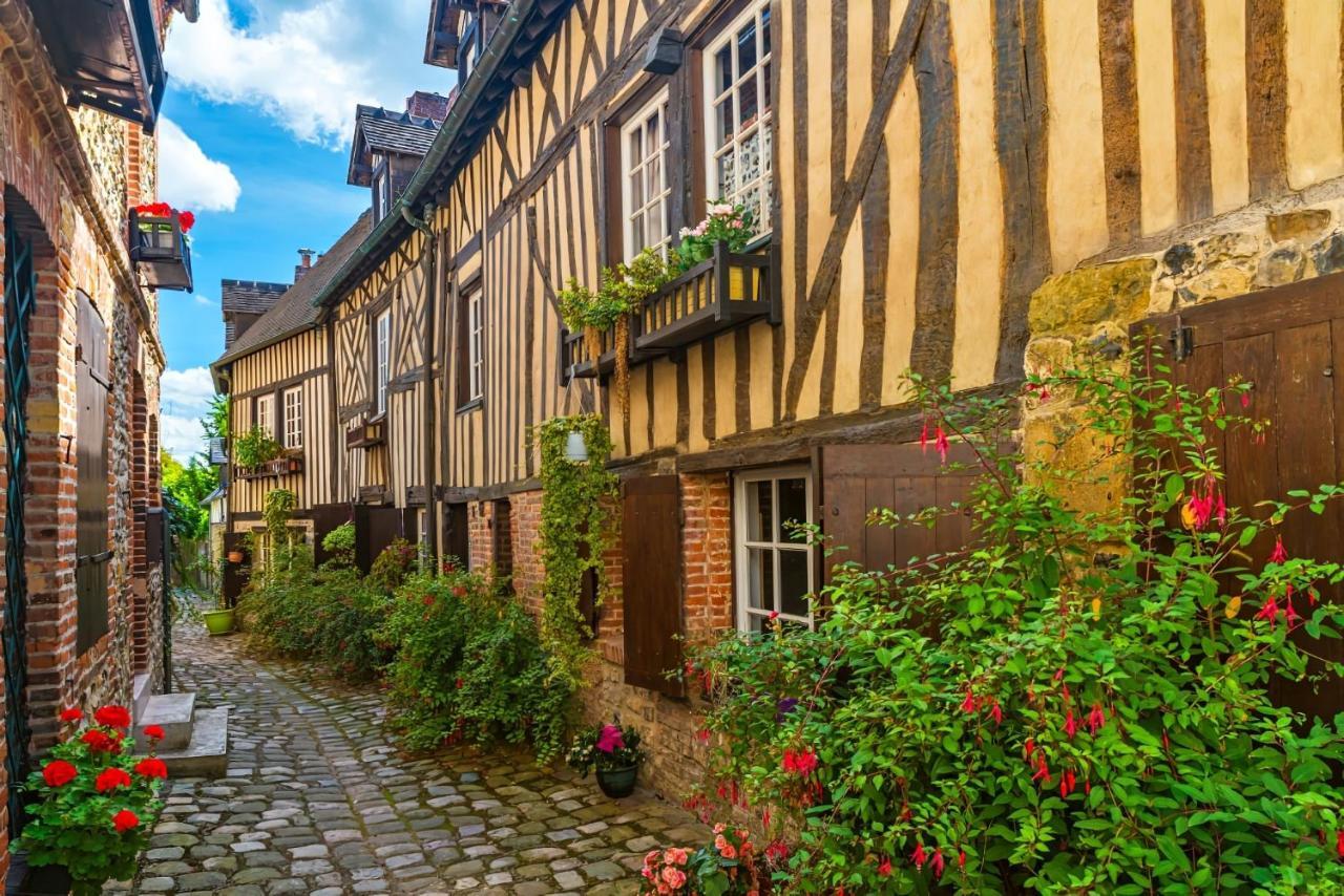 Appartement De Charme Dans Un Chateau A 5 Min D'Honfleur Gonneville-sur-Honfleur Bagian luar foto
